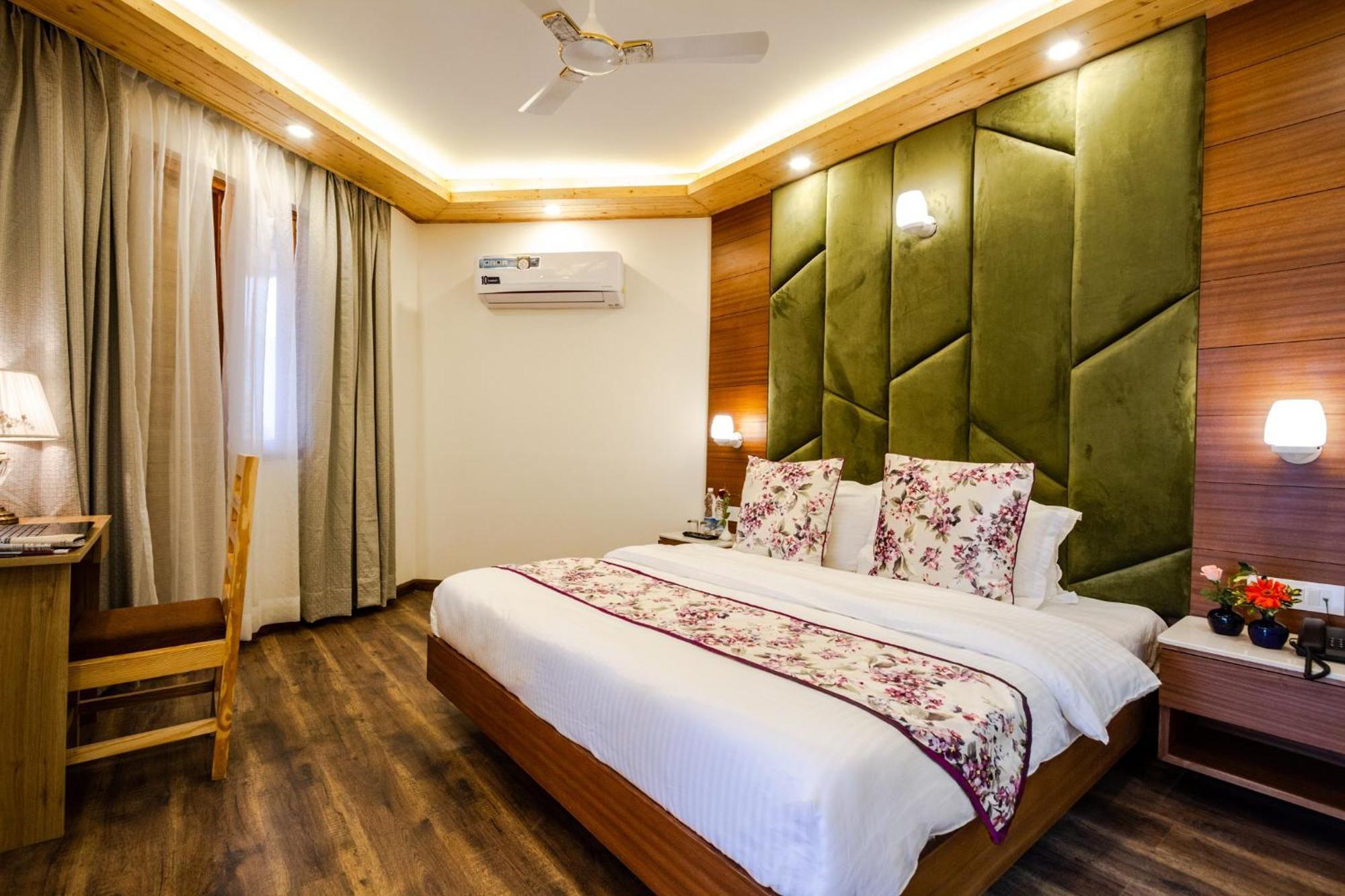 Anand Vardhan Resorts Manāli Quarto foto